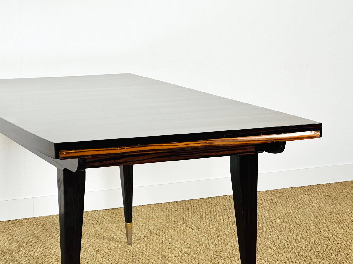 French Art Deco dining table in Macassar from 1940.
