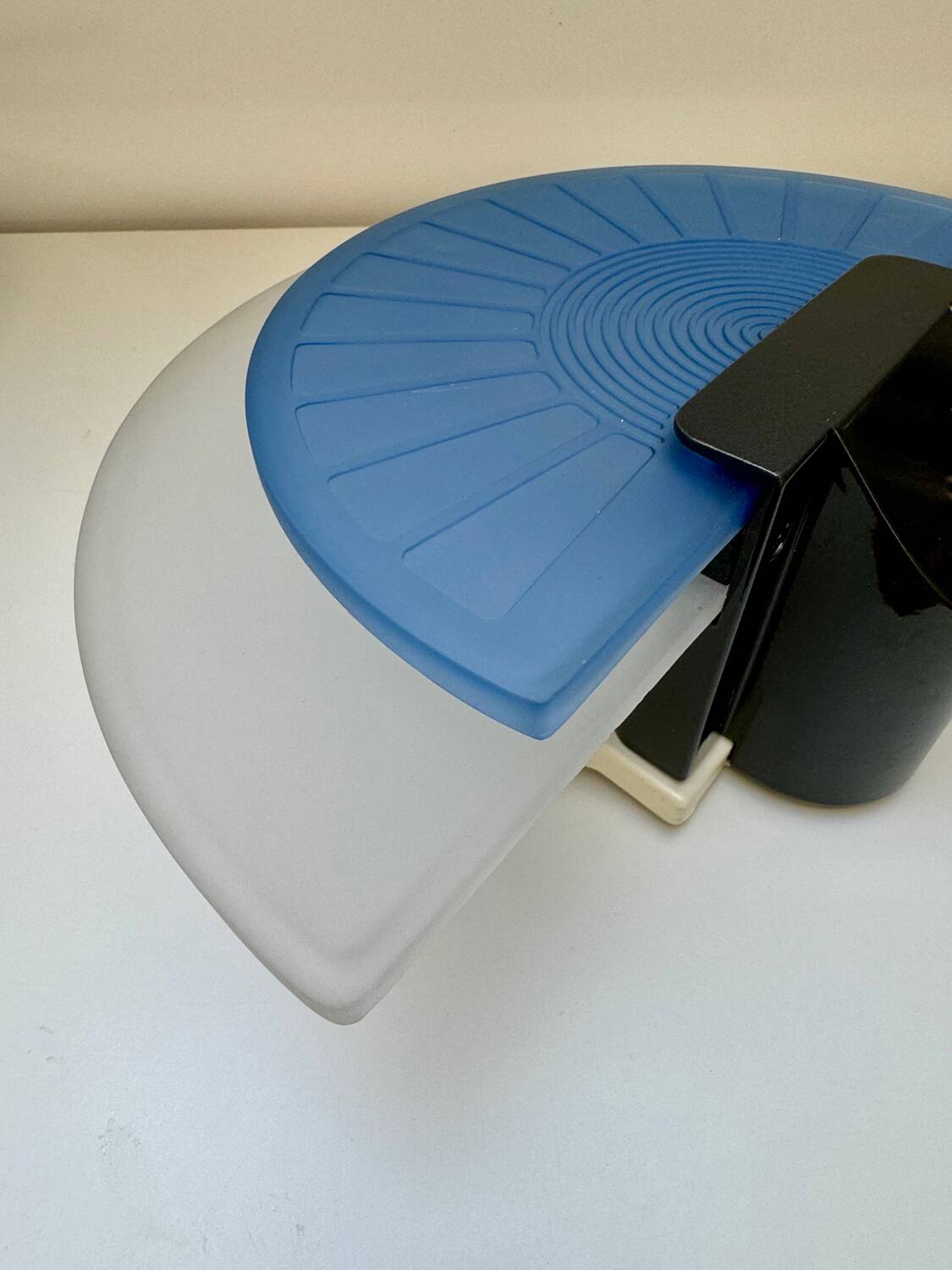 Pair of “diva” wall lights by Ezio Didone for Arteluce