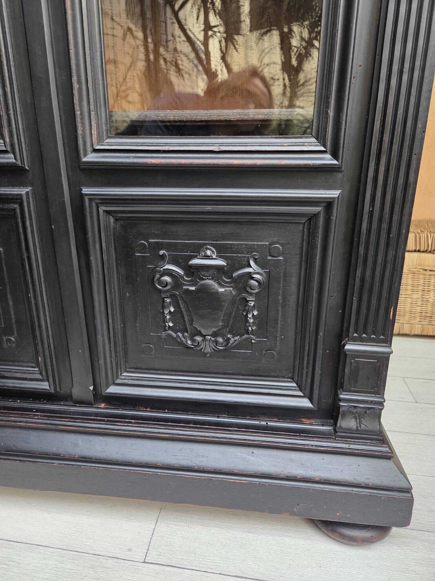 Napoleon III display cabinet