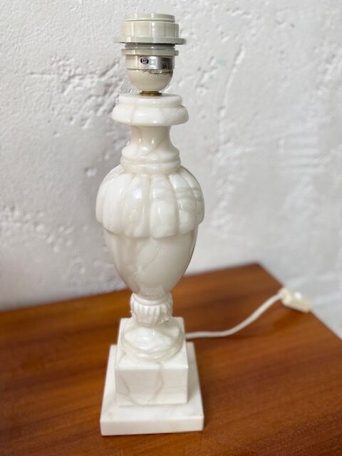 Alabaster lamp