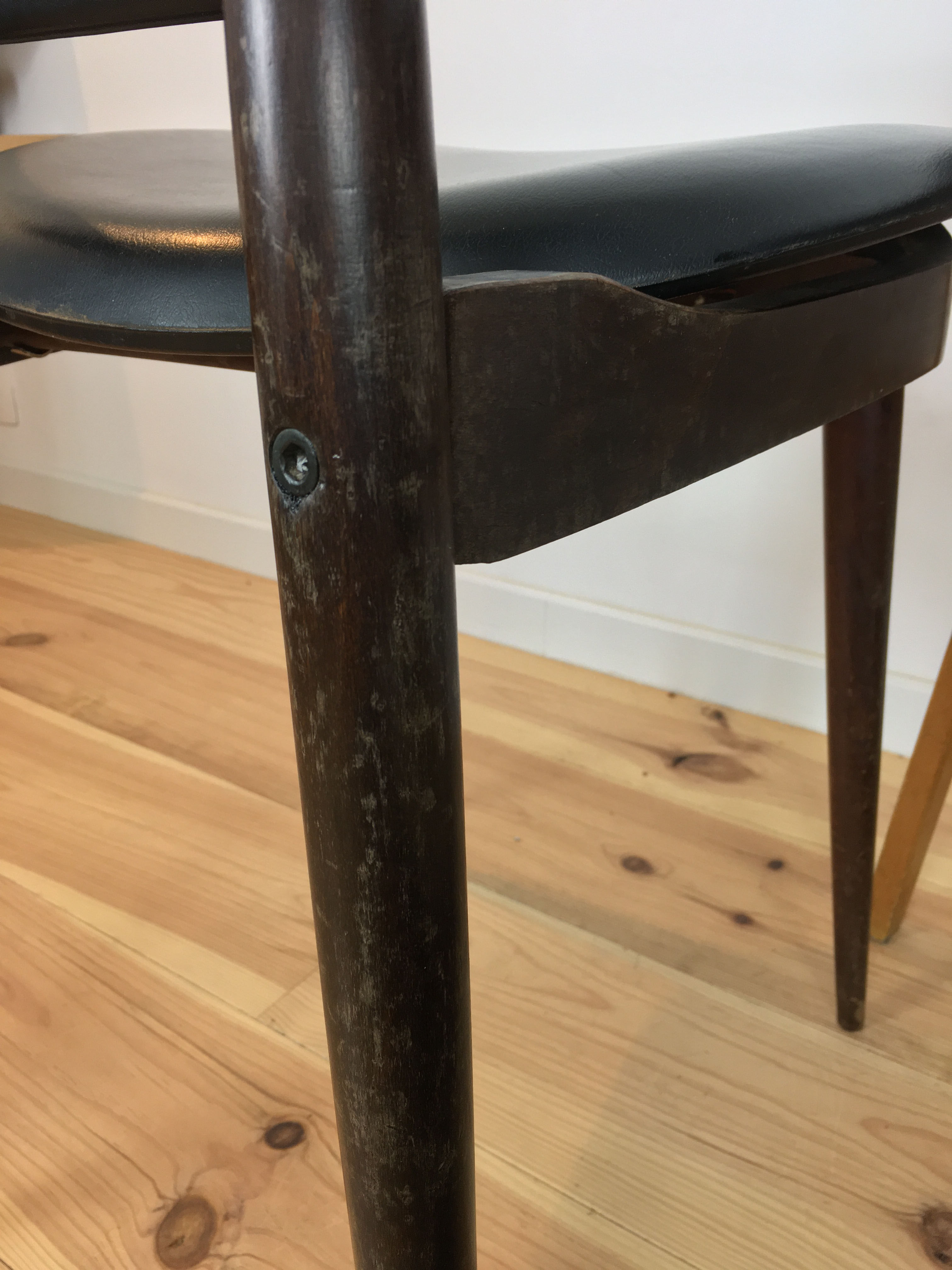 Pegasus chair by Baumann, black