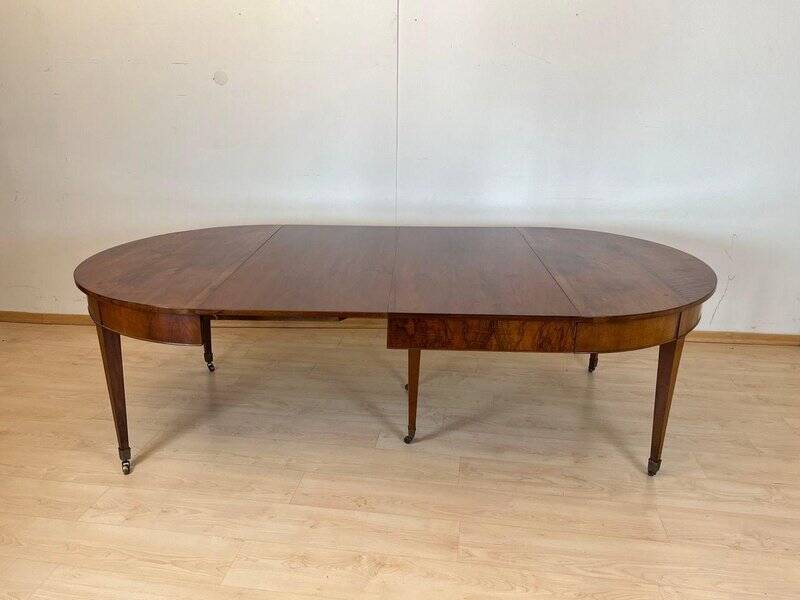 Swiss Biedermeier Extendable Dining Table in Walnut and Brass, 1820s