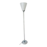 Lampe design unique d'Ingo Maurer. Lampadaire design M de Maurer. Verre à lait, fond transparent.