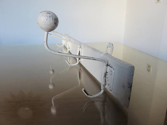 Coat 4 door hooks 30-40 years