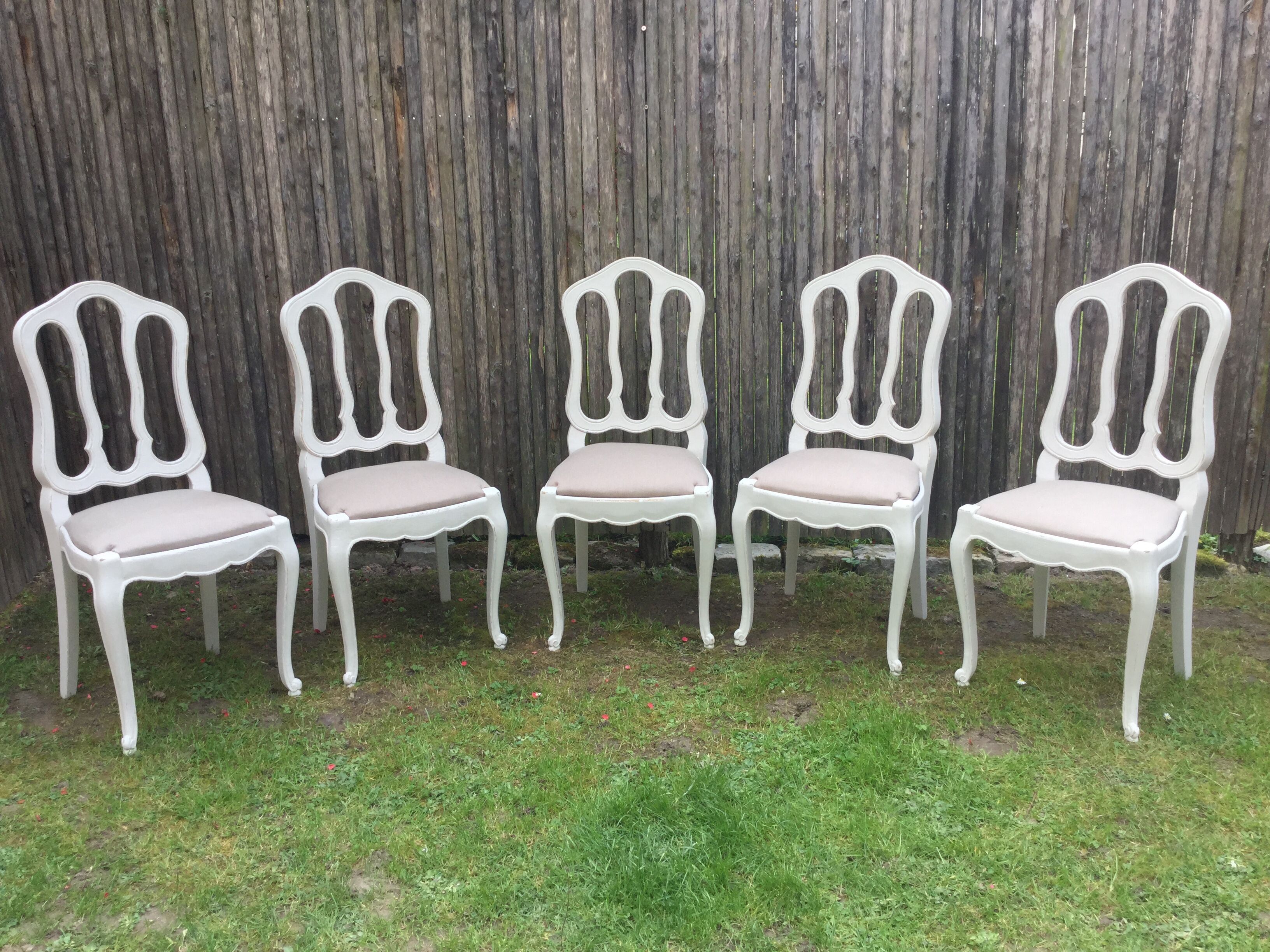 Lot de 5 chaises anciennes en chêne