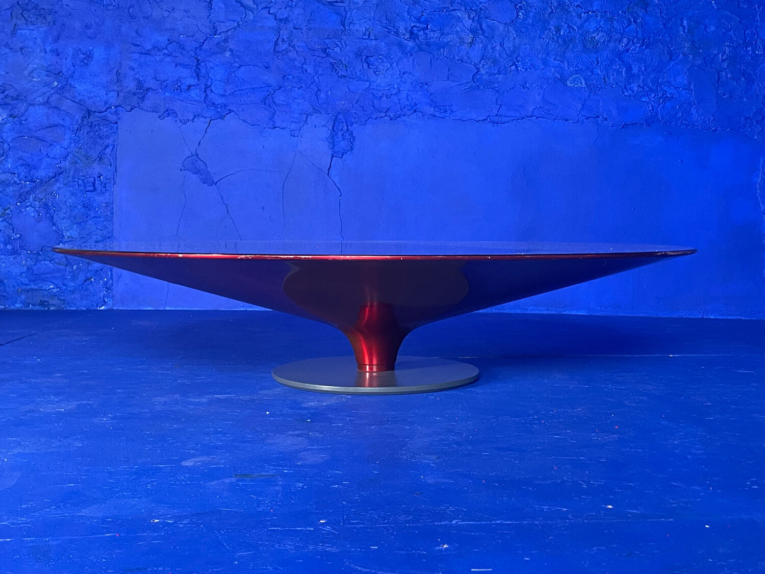 UFO coffee table up