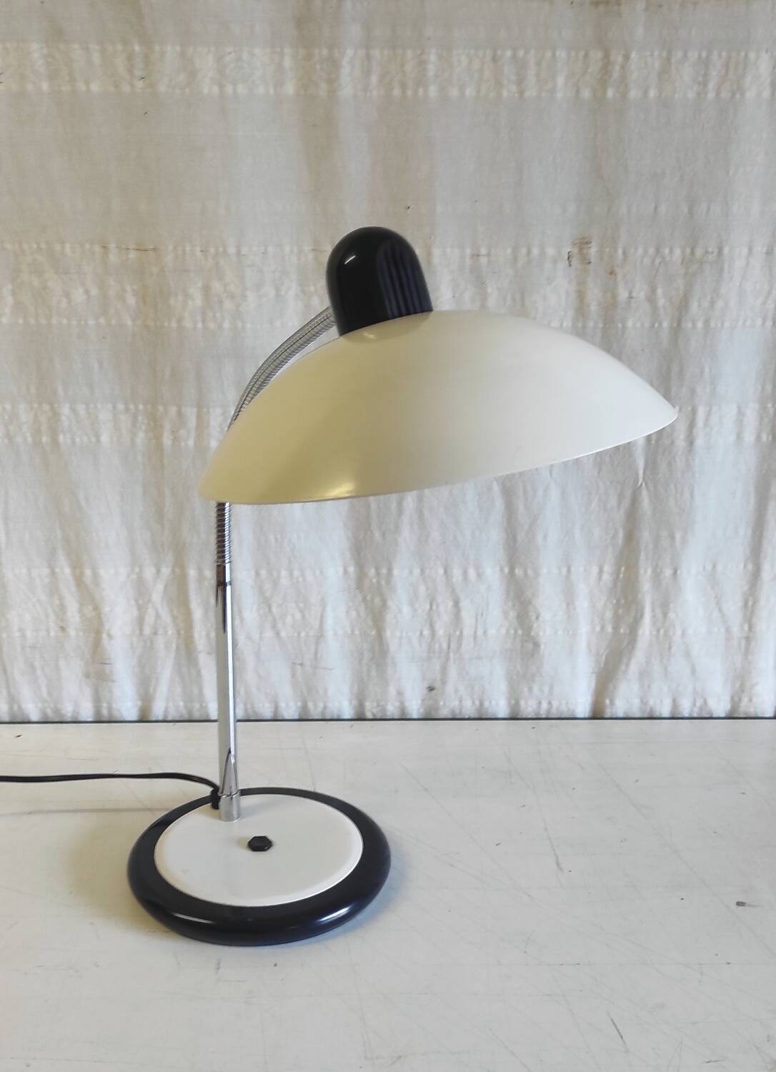 Beige and chrome articulated table lamp - 70s/80s