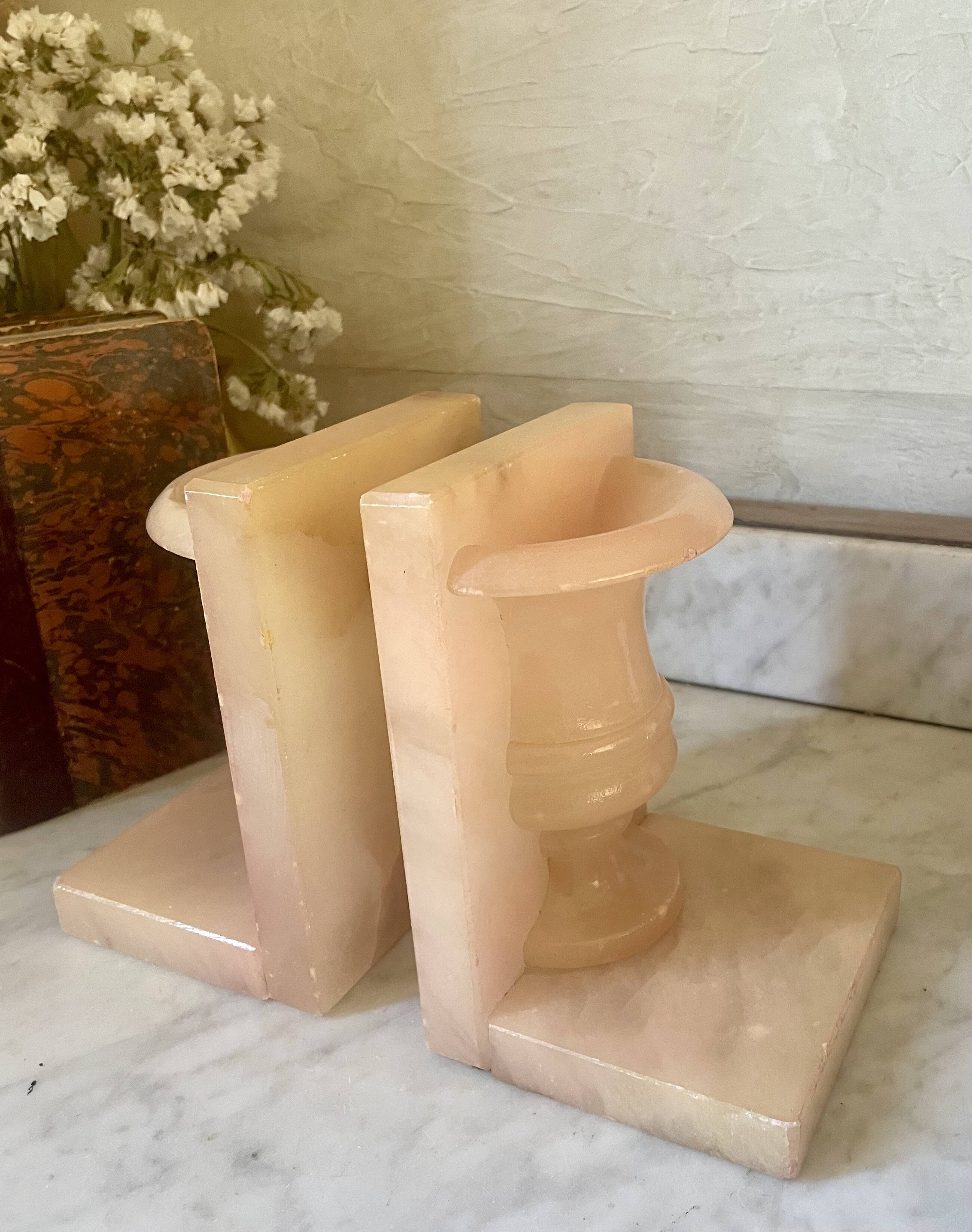 Paire de serre-livres vintage vase Médicis en onyx rose
