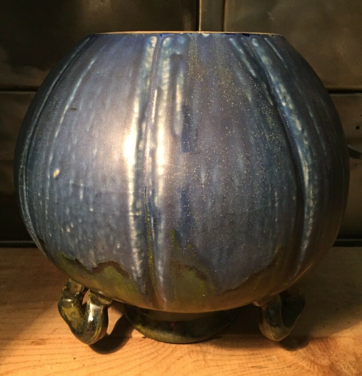 Flamed sandstone vase 3 handles