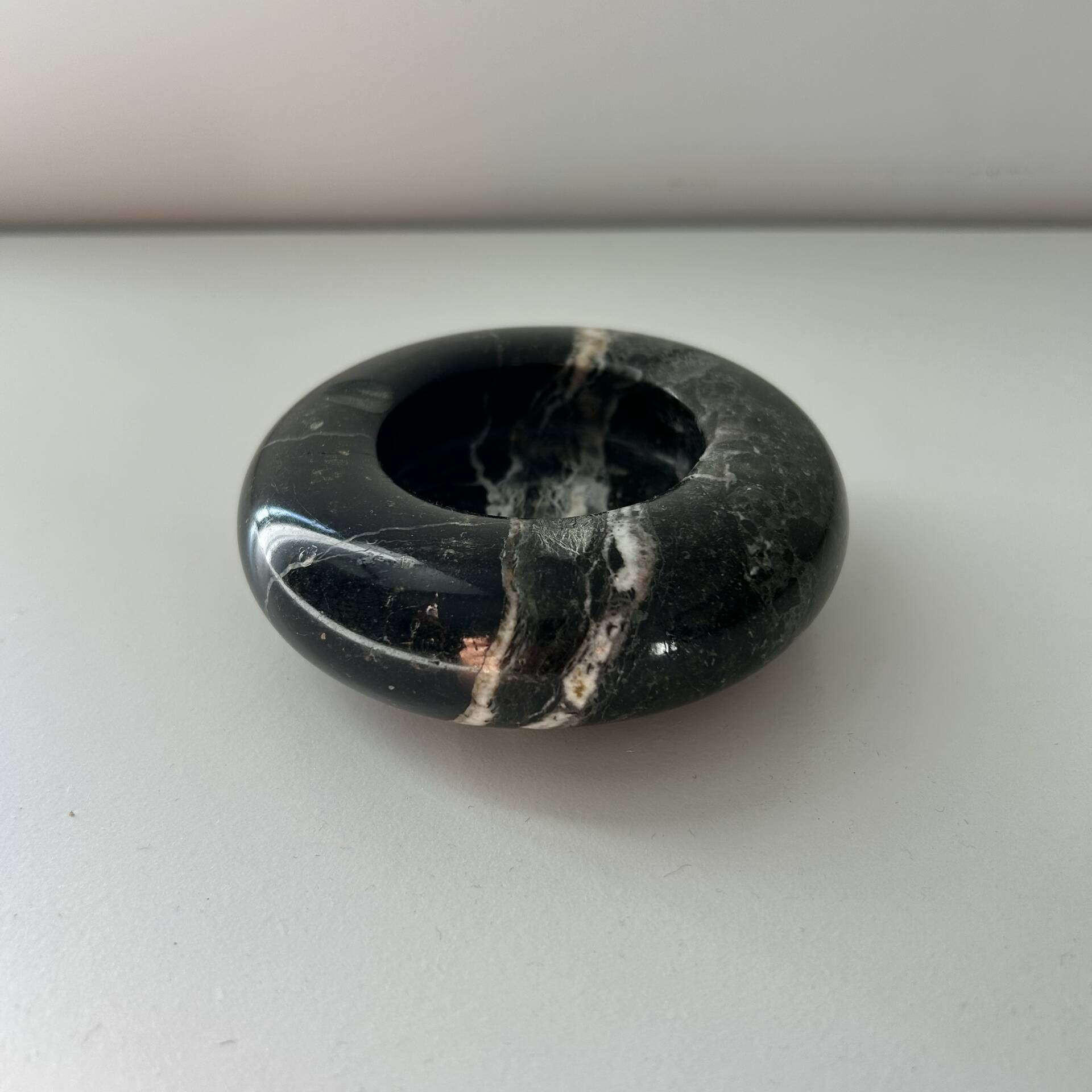 Petit cendrier marbre noir 