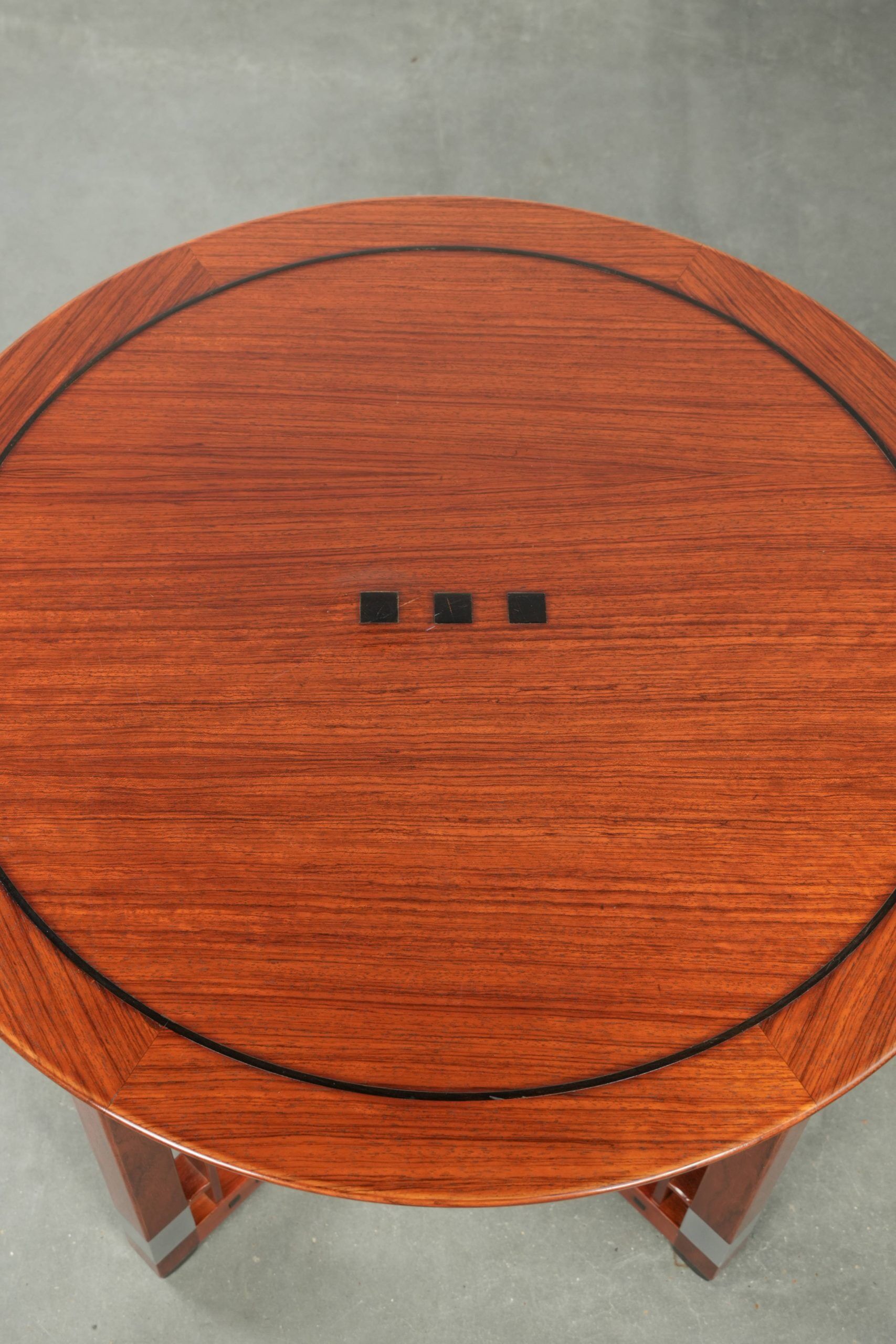 Beautiful round Art Deco style side/coffee table