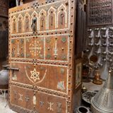 Berber heritage: ancient door decorated with camel bones
