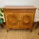Commode en bois marqueté – Décor floral