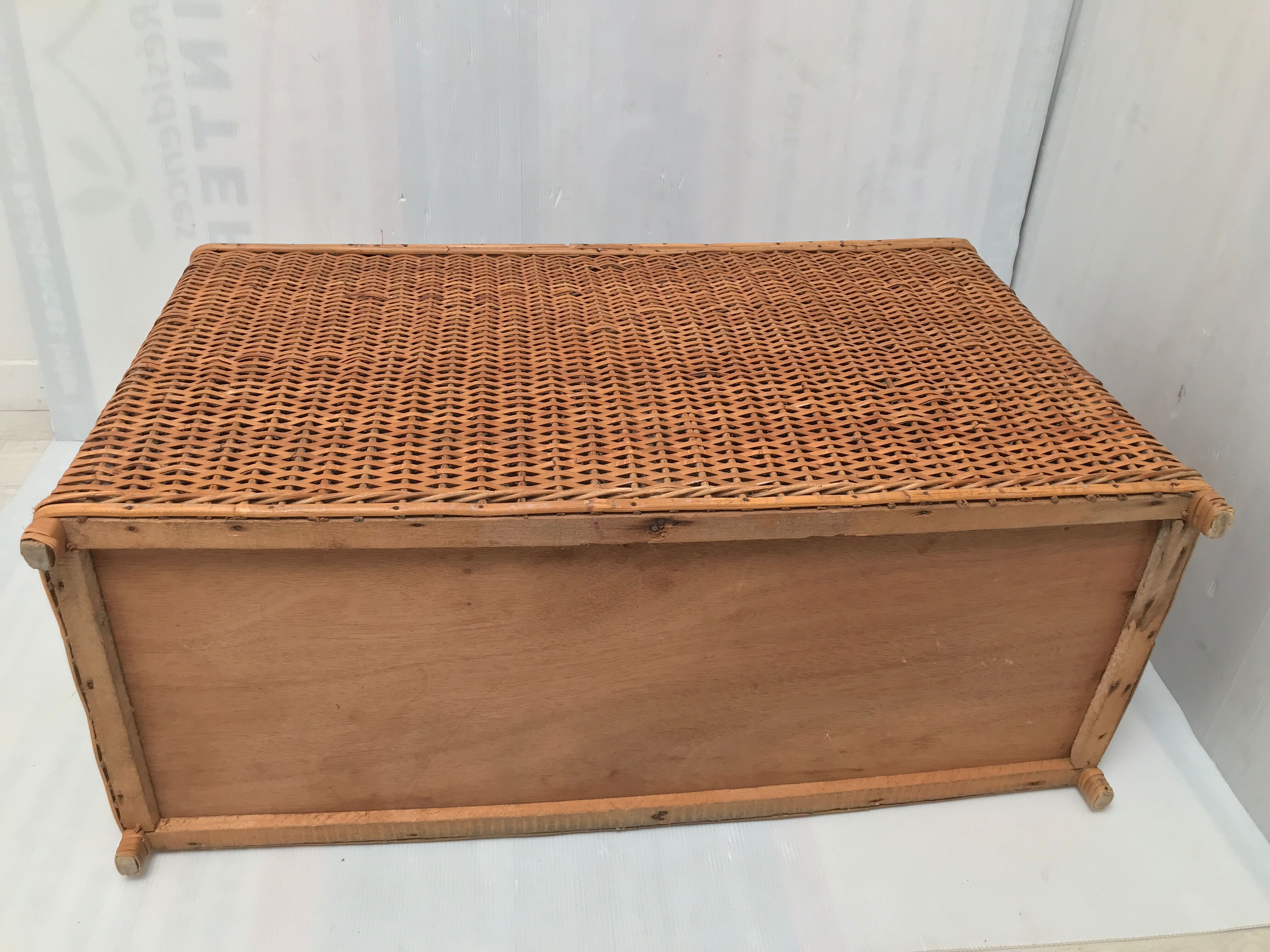 Braided rattan trunk 50s-60s