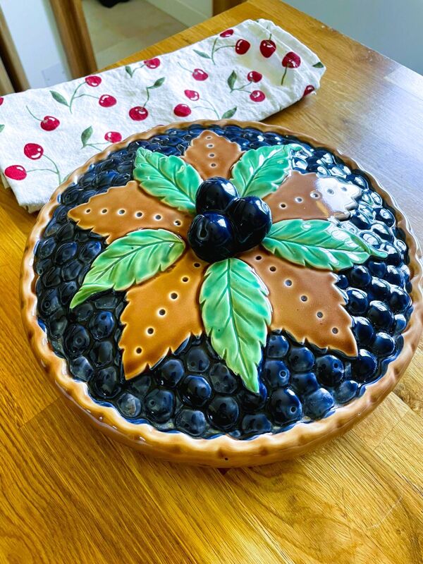 Plat à tarte trompe-l’œil tarte aux myrtilles