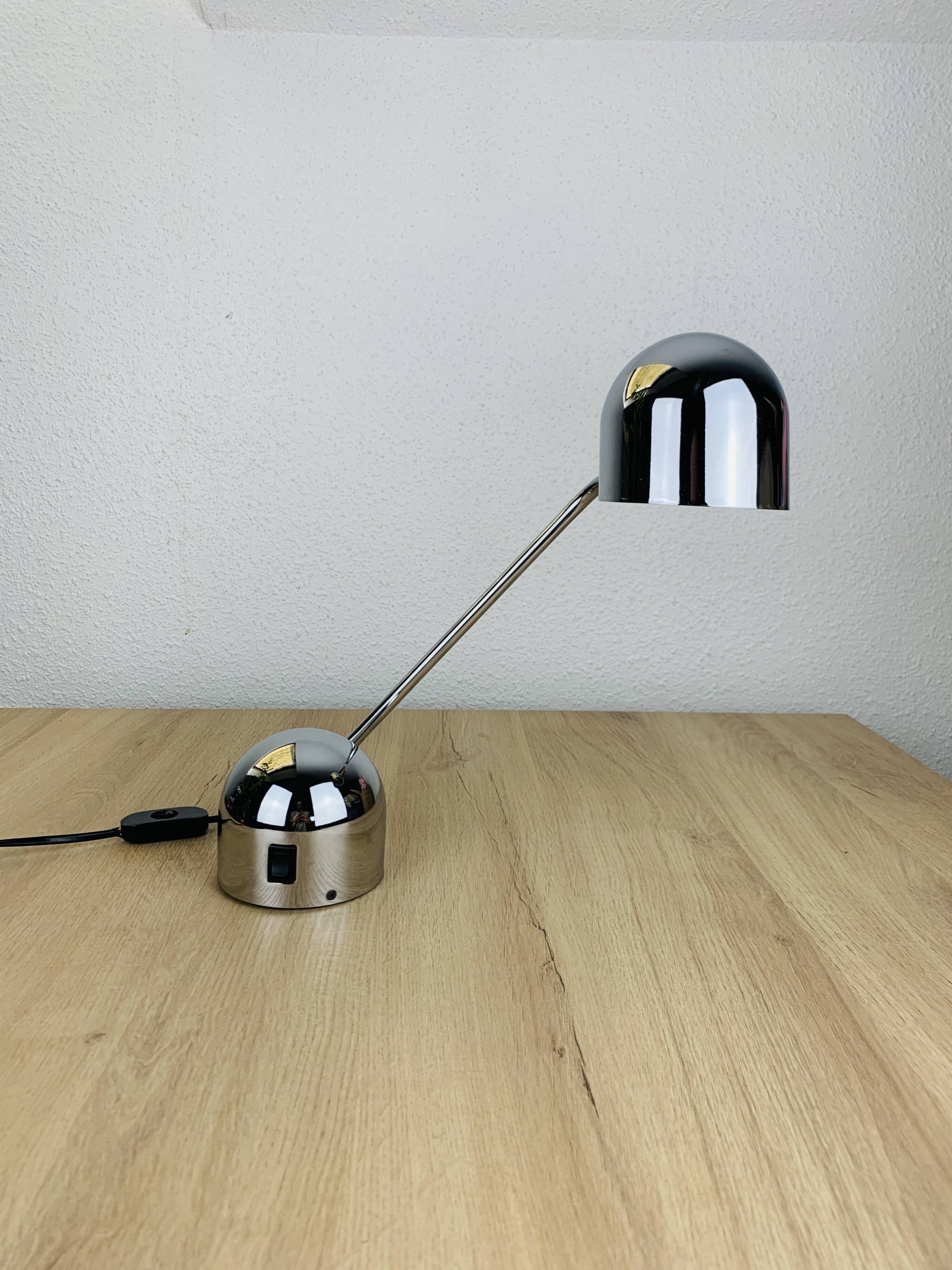 Lampe de bureau orientable chrome années 70