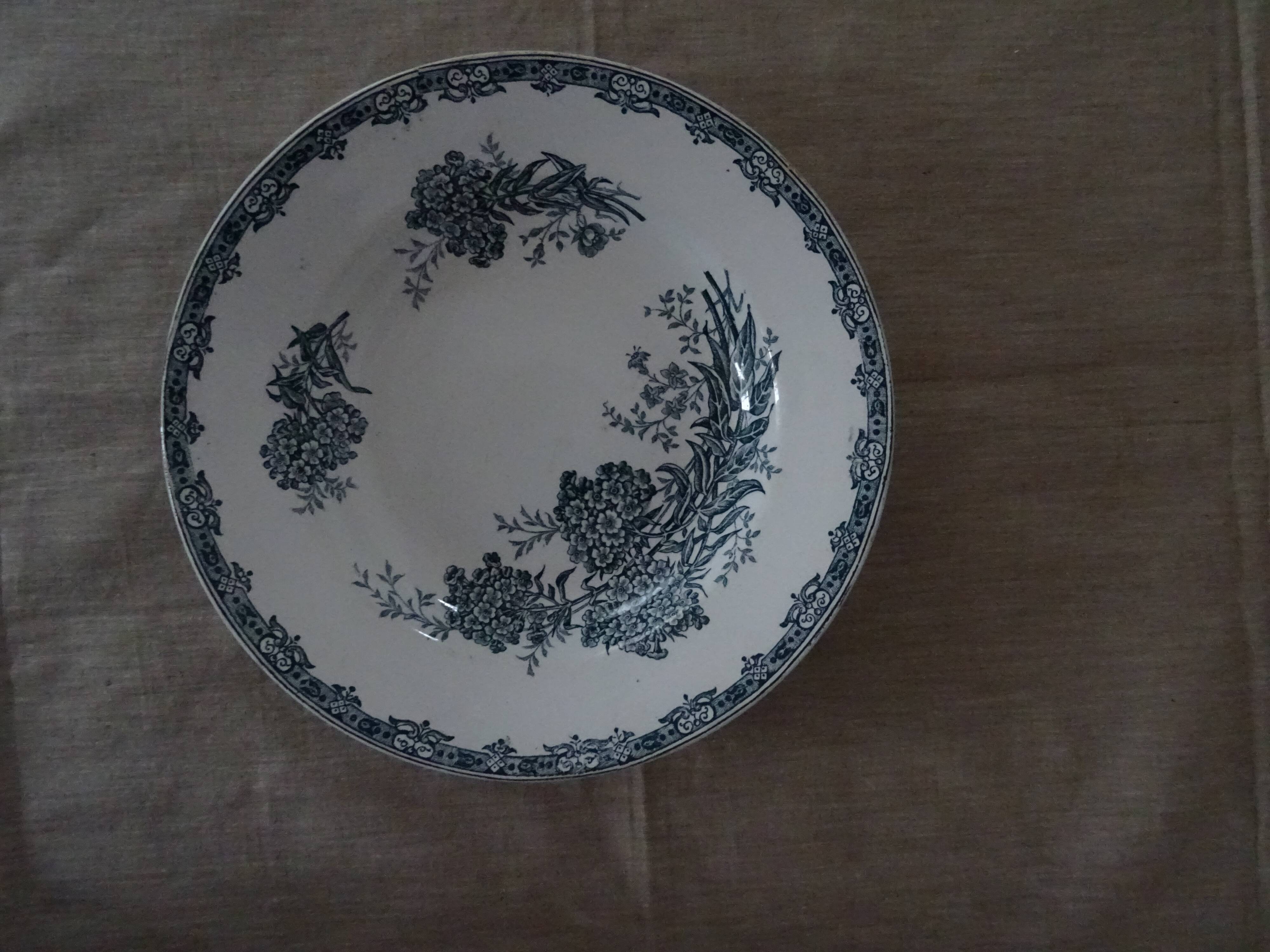 Old faience plate old St Amand decoration Daisy blue flowers