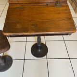 Bureau d’écolier avec encrier métal