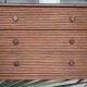 Commode en bois et rotin