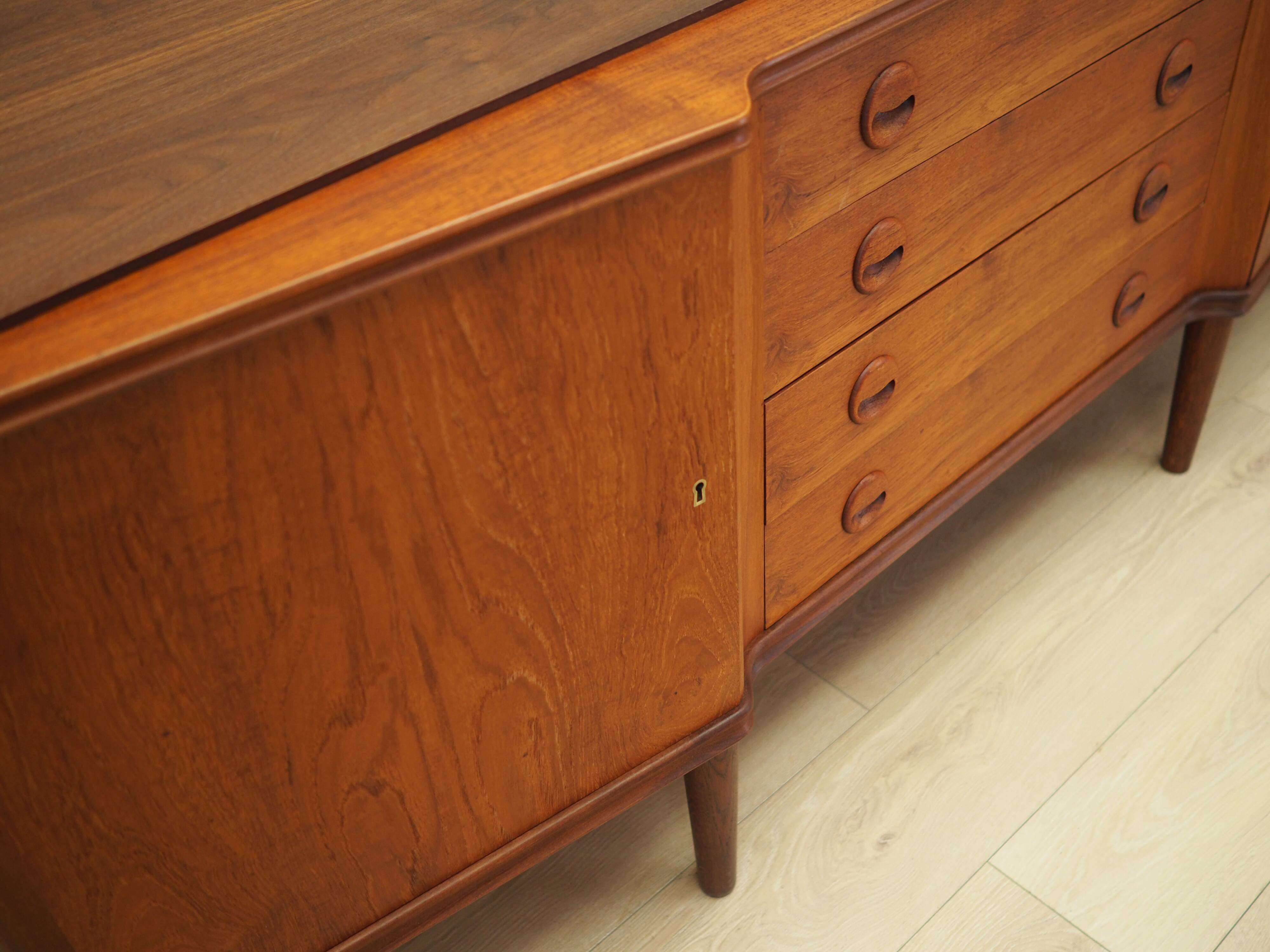 Buffet en teck, design danois, années 1960, production : Danemark