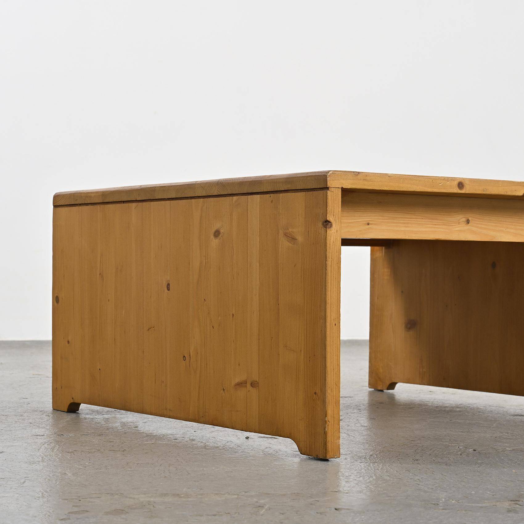 Les Arcs 1800 coffee table, France, circa 1970