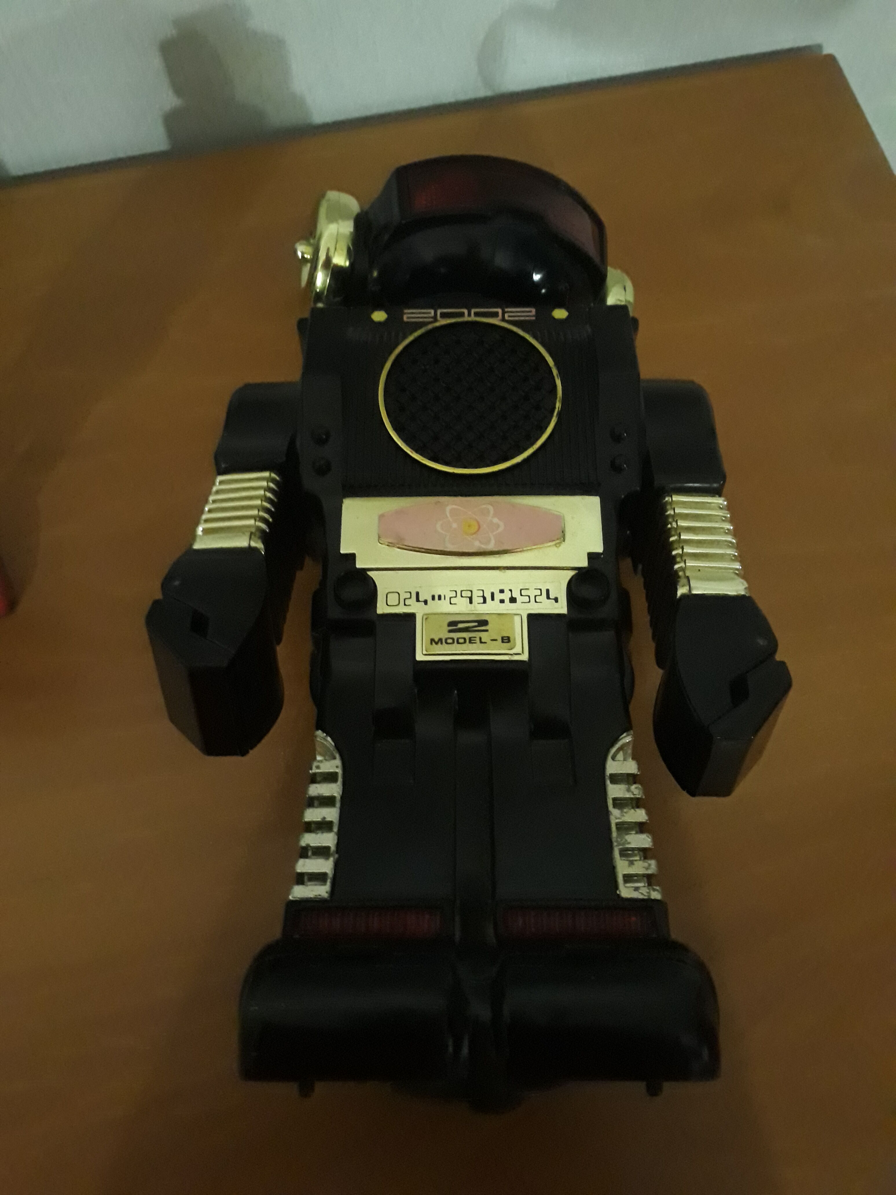 Lot de 5 robots en tole et plastique vintage 1960 a 70