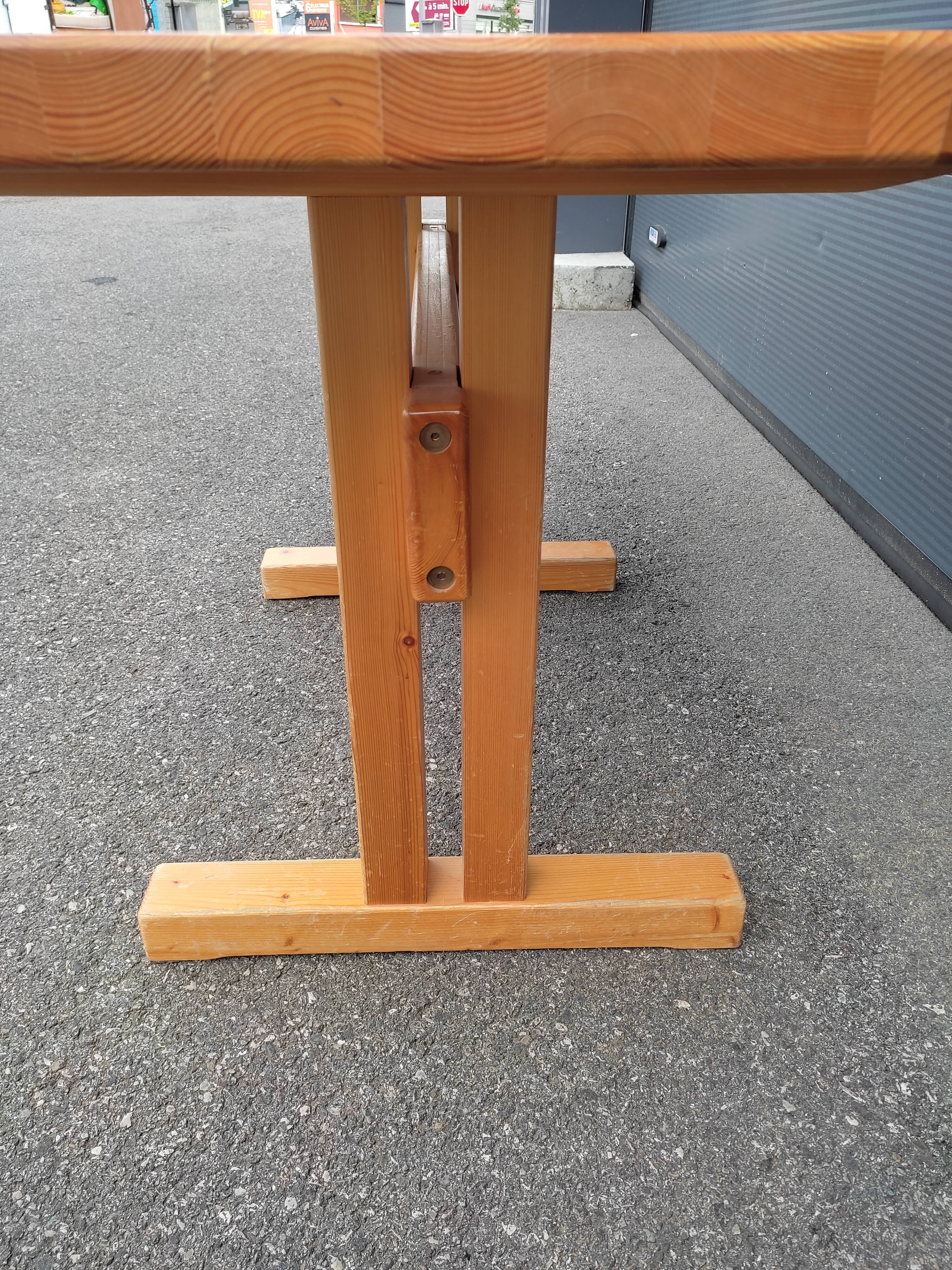 Table Charlotte Perriand