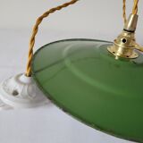 Green and white enamelled suspension
