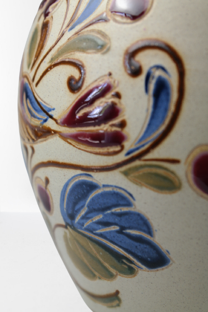 Vintage ceramic vase with bird decoration, signed.