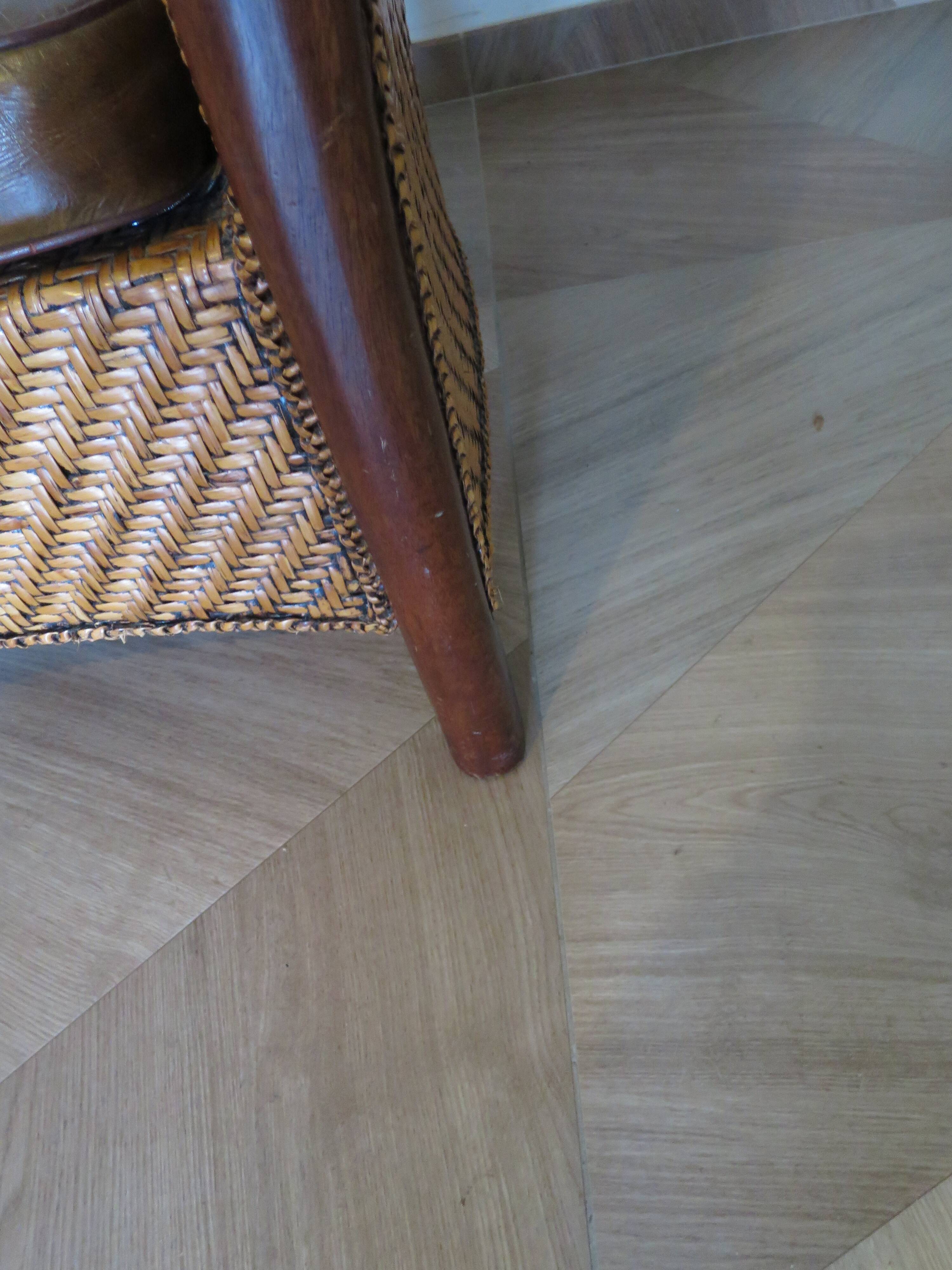 Fauteuil Style Colonial-Rotin tressé-Vintage-coussin simili cuir