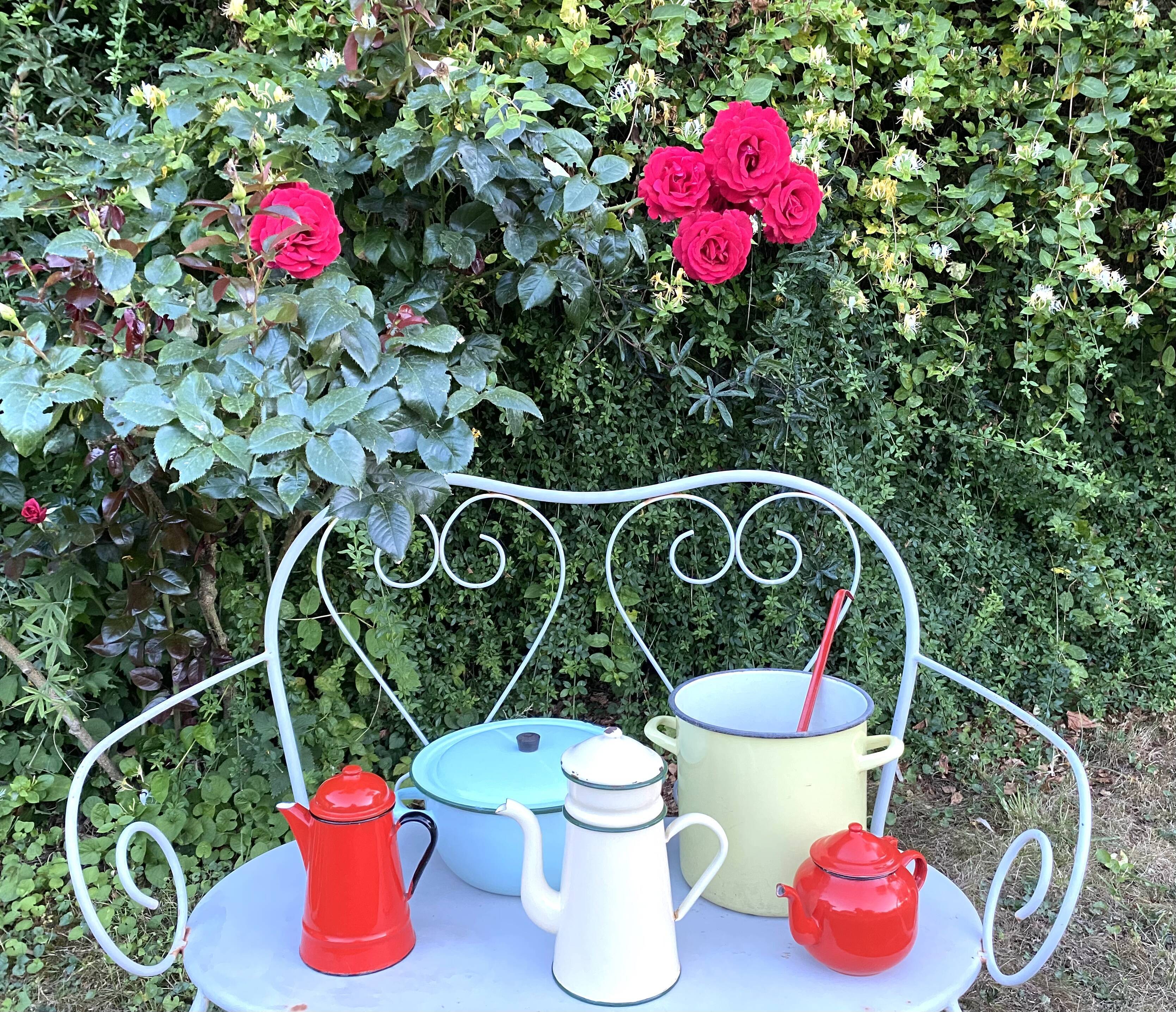 Red enamelled teapot 1 liter from the 70s