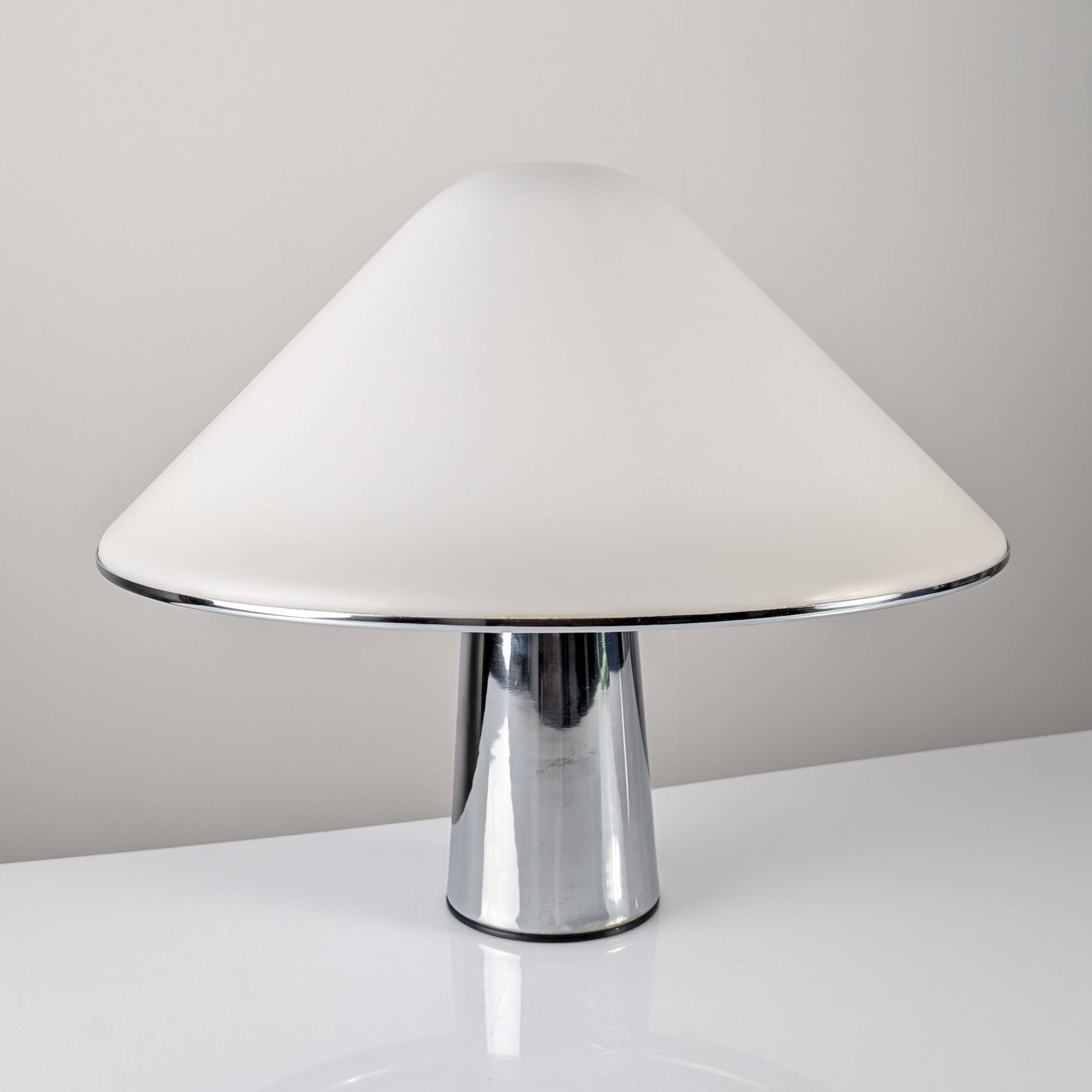 Lampe de table Elpis par Harvey Guzzini pour IGuzzini, années 1970.