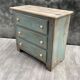 Commode en bois patinée