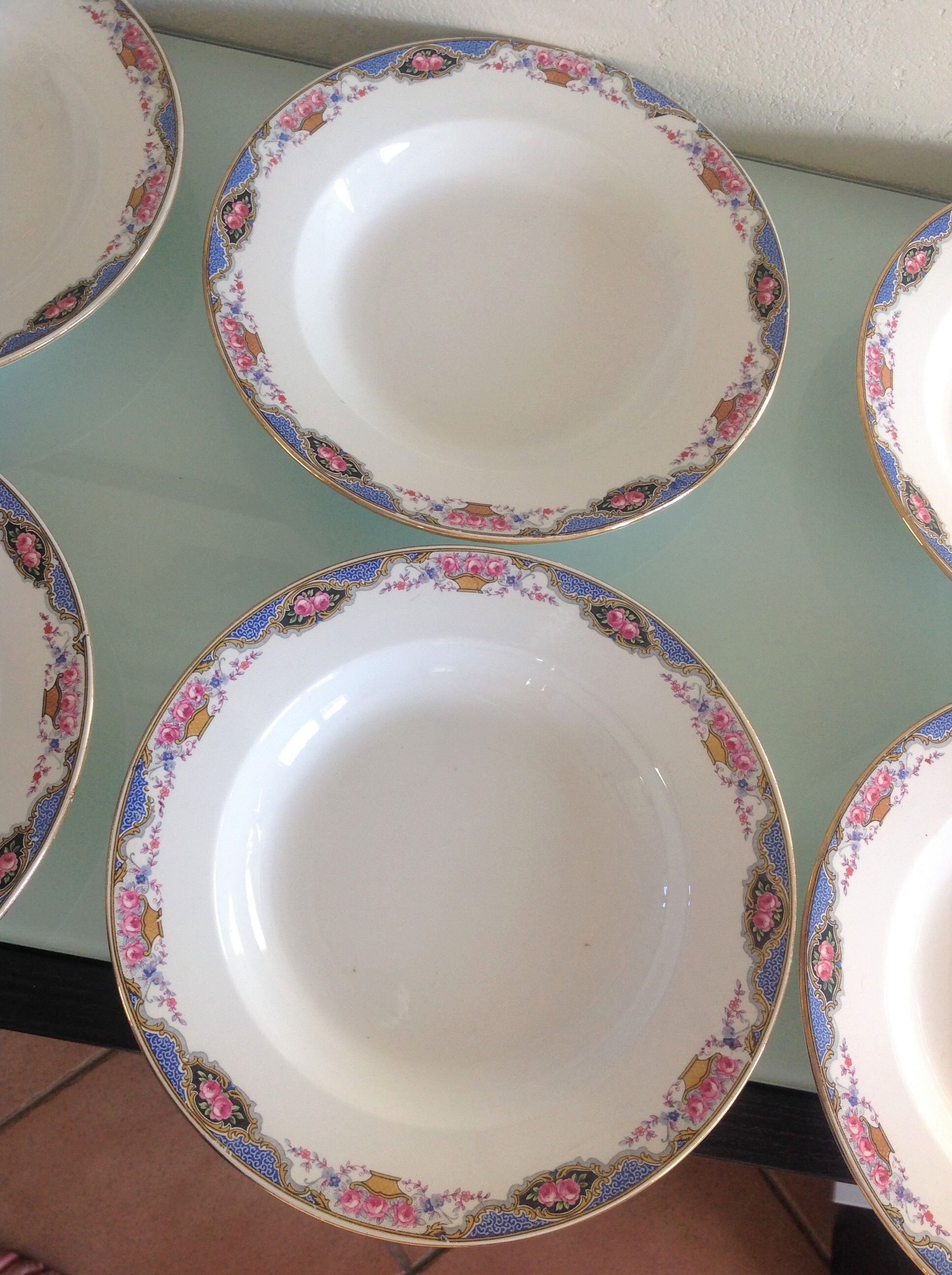 Suite de six assiettes creuses décor paniers de roses par Digoin Sarreguemines vintage années 50-60