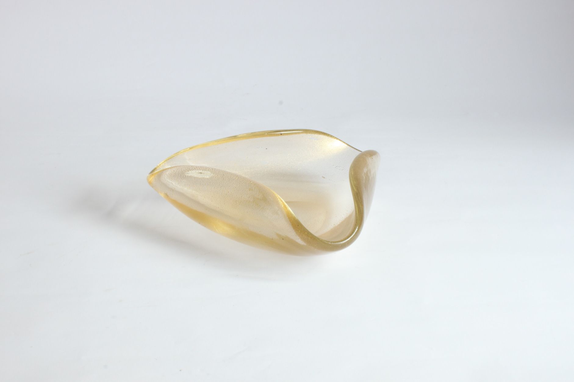 Triangular gold flecked Murano glass vide-poche bowl, Italy 1970s.