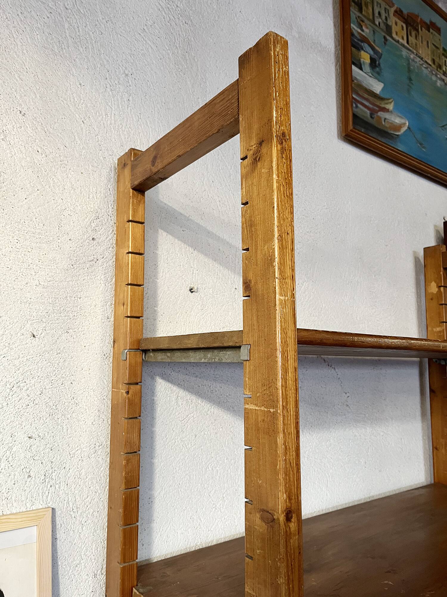 Modular shelf in solid pine
