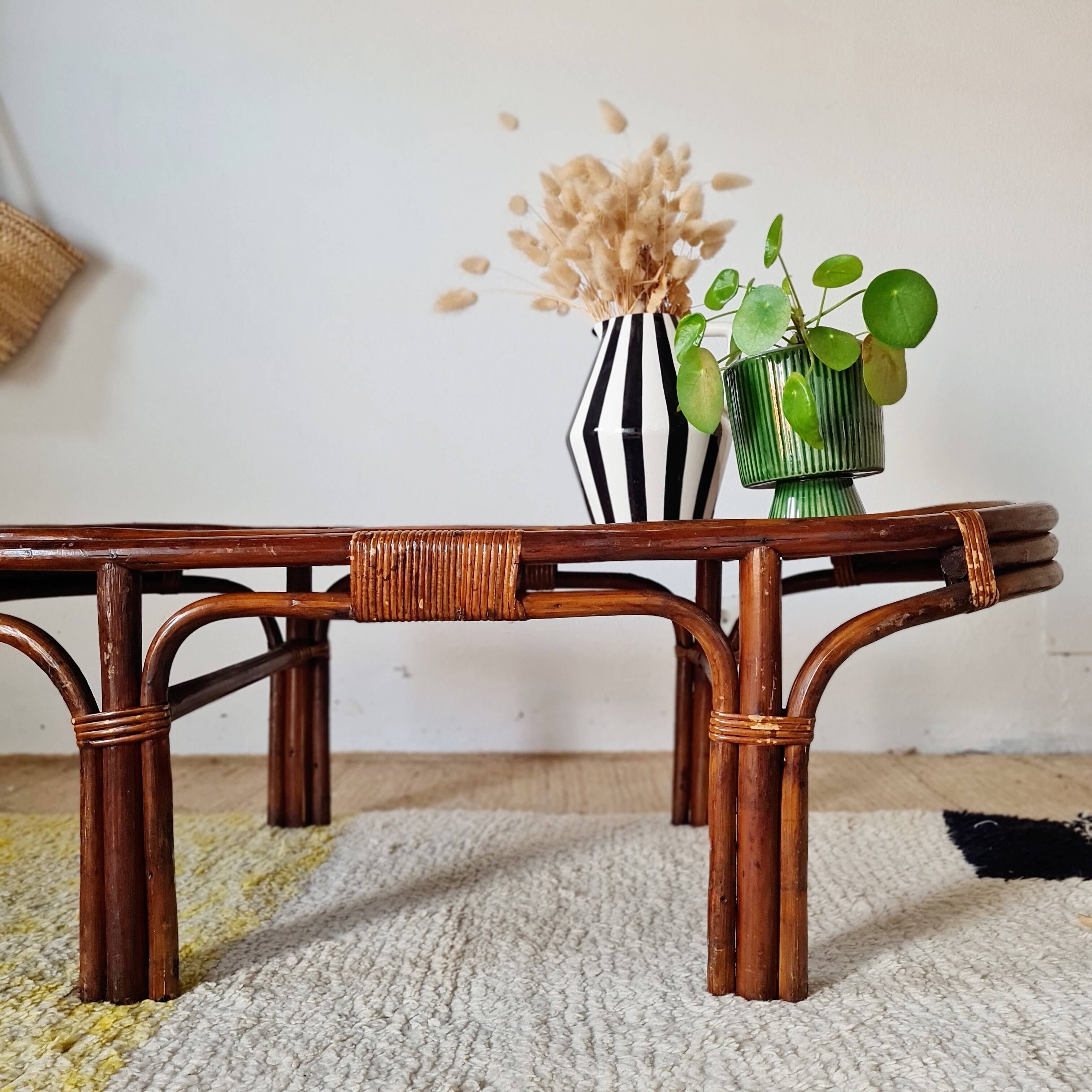 Grande table basse ancienne en rotin et cannage – Esprit bohème