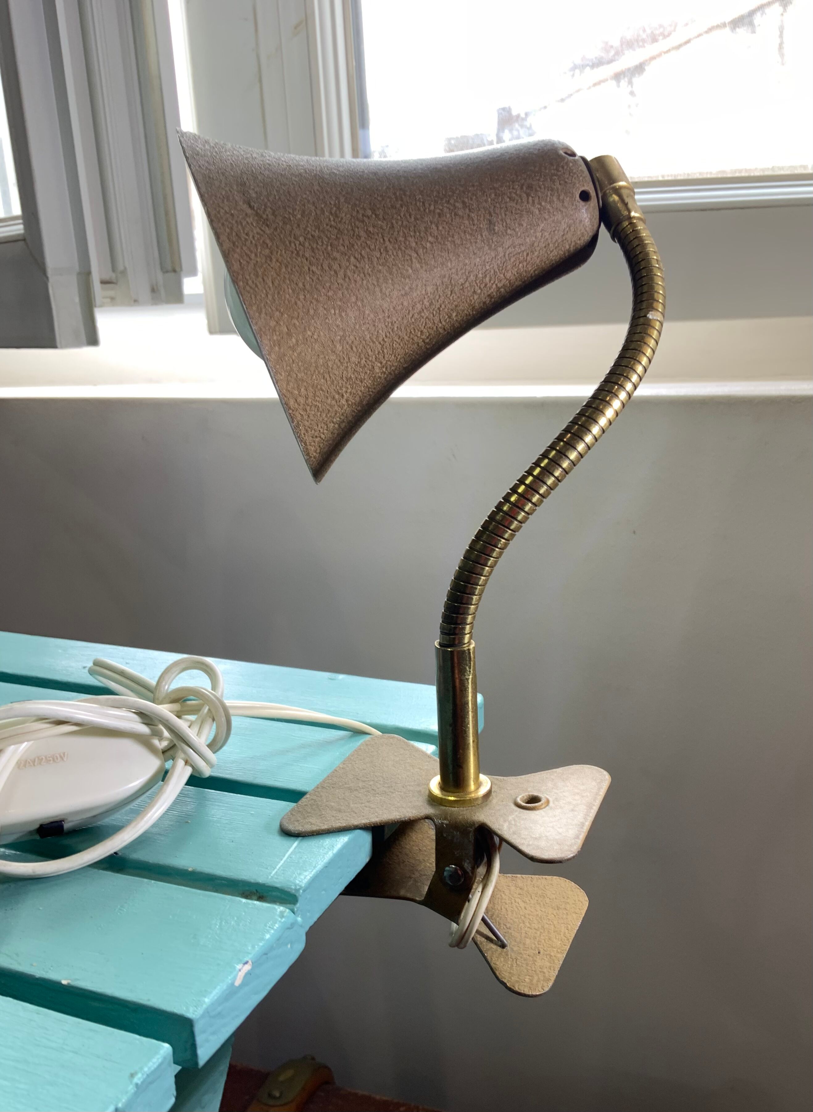 Vintage beige metal clip lamp working condition original electrification