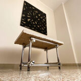 Table basse en baguette chromée