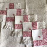 Set of 5 white and red towels