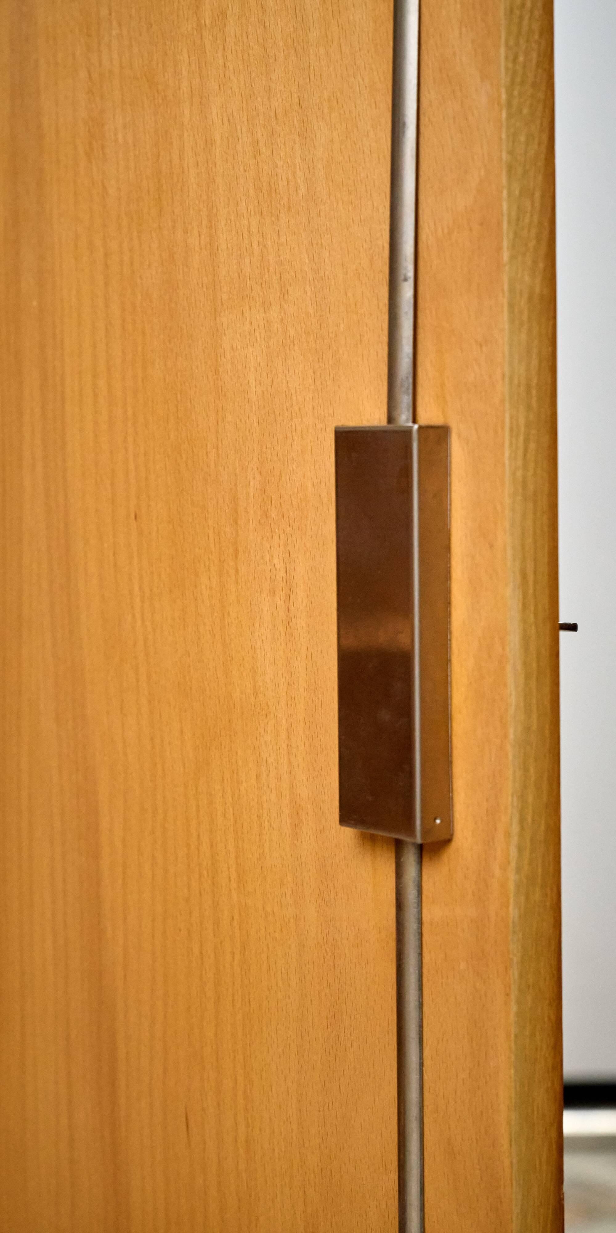 Vitrine par Hubert Nepožitek et Bohumil Landsman pour Jitona, années 1960.