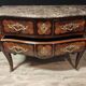 Commode sauteuse en marqueterie style Louis XV