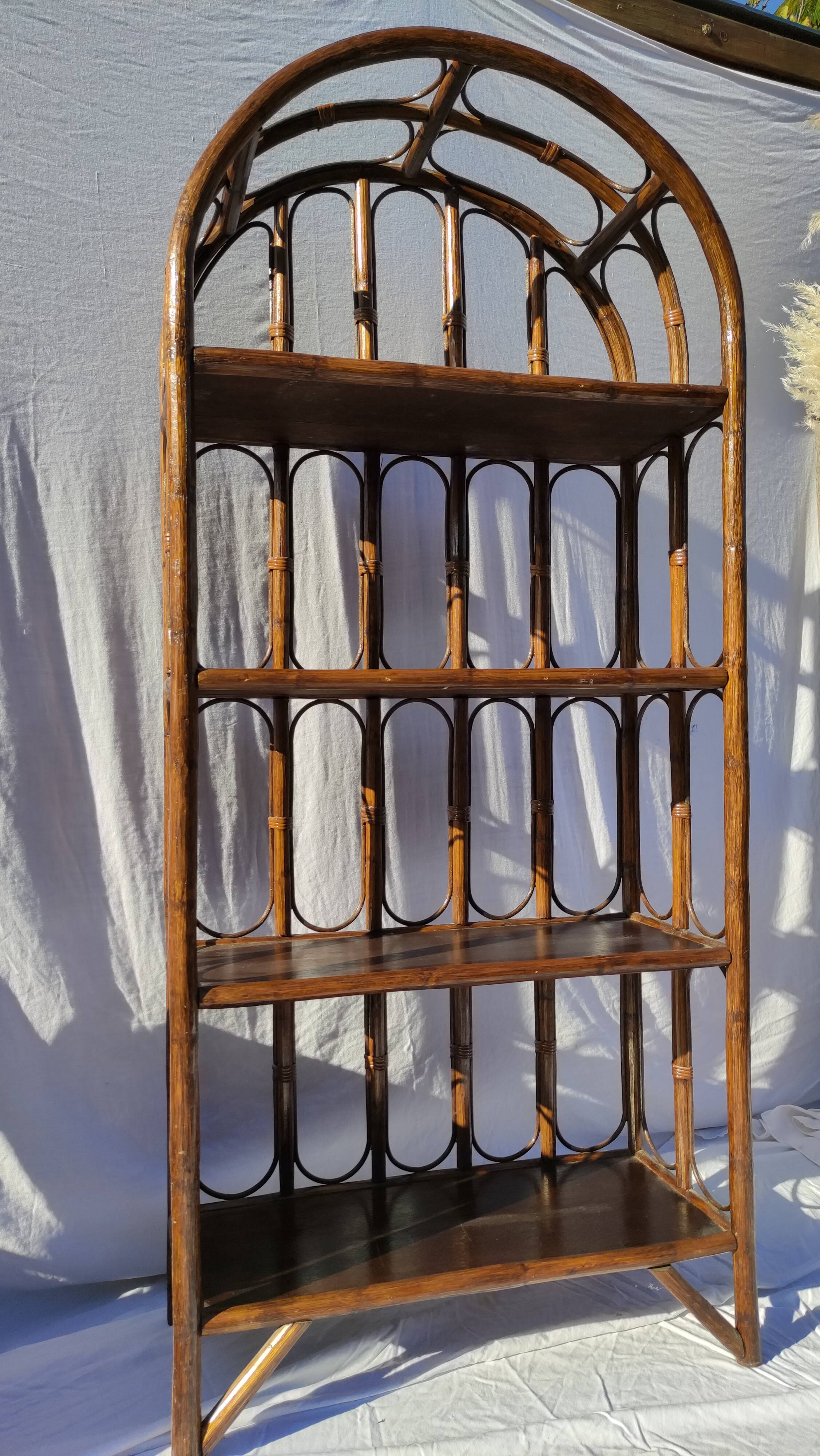 Étagère bibliothèque en rotin vintage