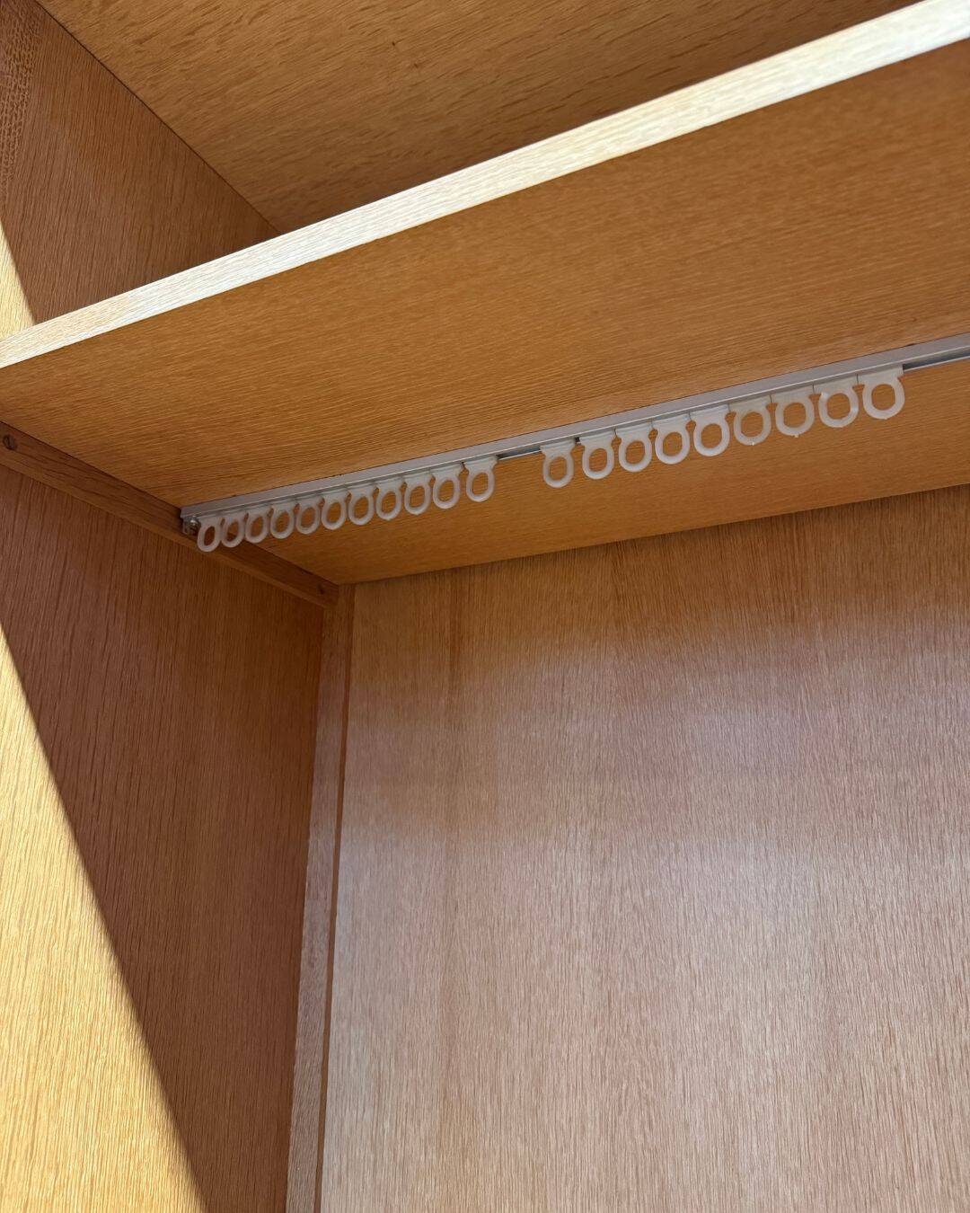 Large solid oak wardrobe - Guillerme & Chambron