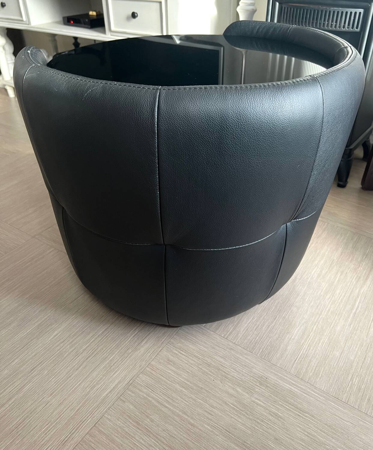 Genuine leather and black glass bedside table Terranova