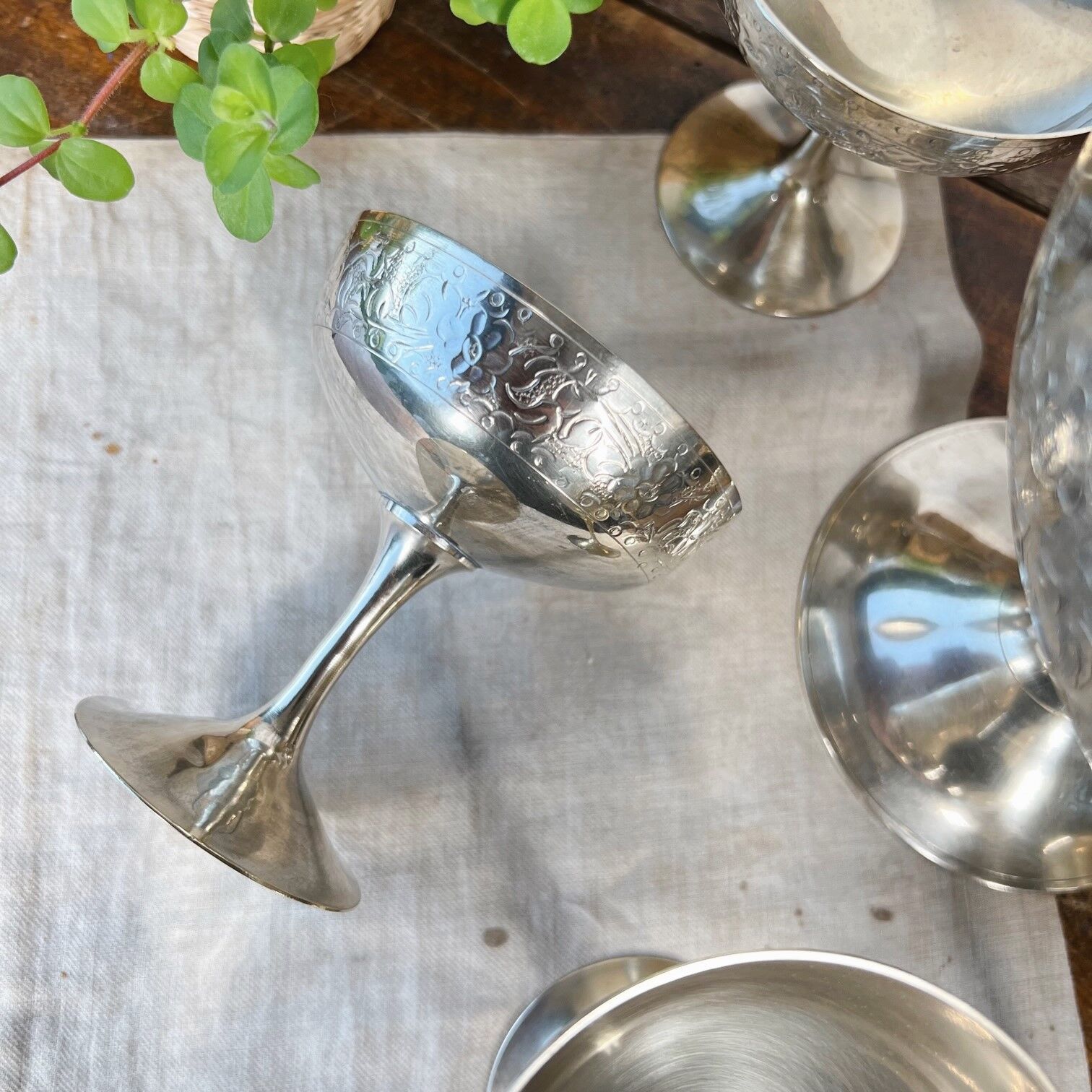 6 dessert cups in silver metal and assorted cut