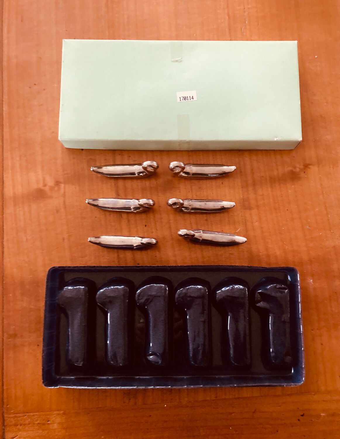 Case of 6 silver-plated knife rests in the shape of swans from the 1970s/80s.