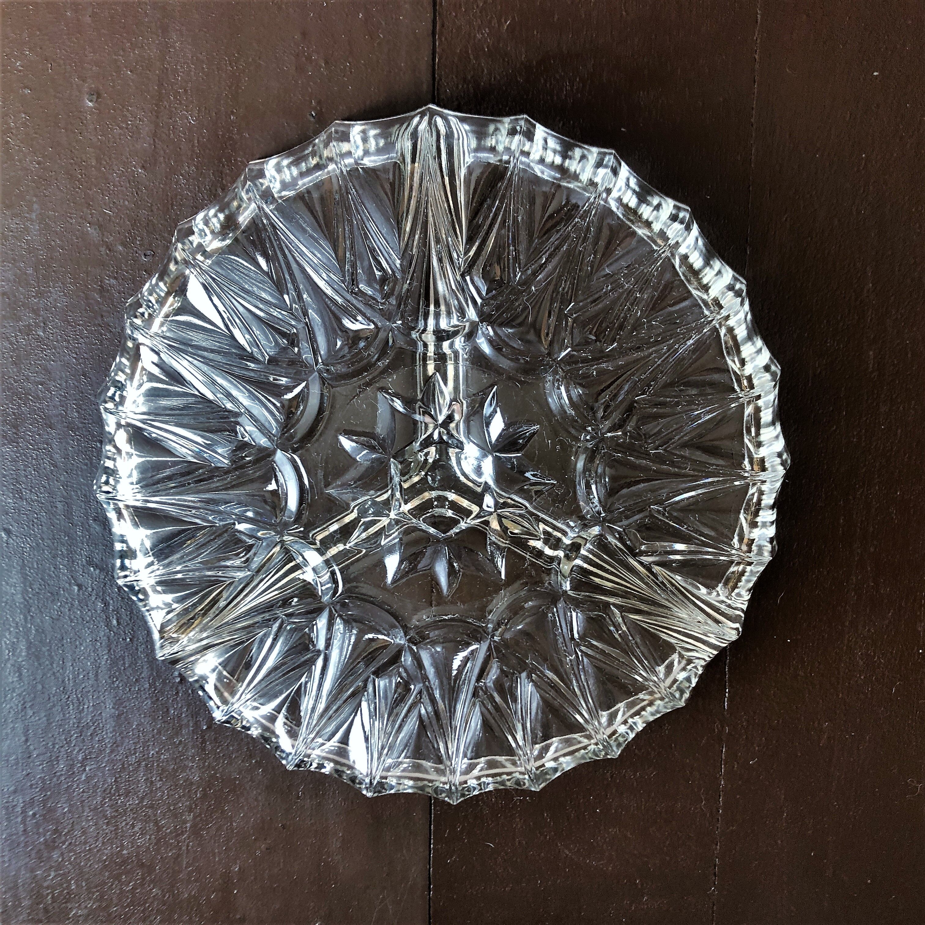 Serving dish called "beggar" vintage cut glass