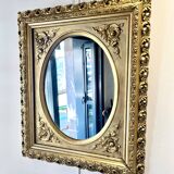 Medallion mirror