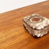 West German pottery box, fat lava WGP from the mid-century with lid, 1960s.